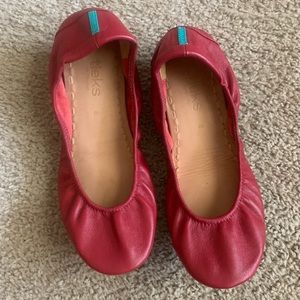 Cardinal red tieks size 8
